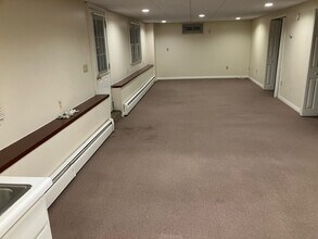 65 Sweet Meadow Dr, Unit APT 1 in Cranston, RI - Building Photo - Building Photo
