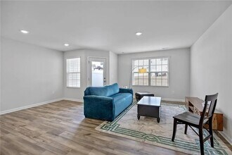 559 Brasstown Ct in Pendleton, SC - Foto de edificio - Building Photo