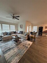 9808 Elk Falls Lane in Krugerville, TX - Foto de edificio - Building Photo