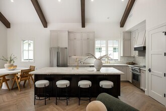 160 Waverley St in Palo Alto, CA - Building Photo - Building Photo