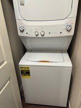 14470 SW Gold Coast Ter in Tigard, OR - Foto de edificio - Building Photo