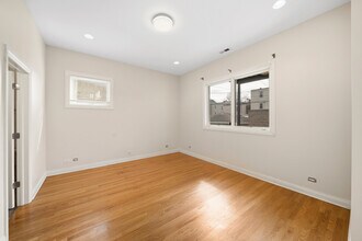938 N Washtenaw Ave in Chicago, IL - Building Photo - Building Photo