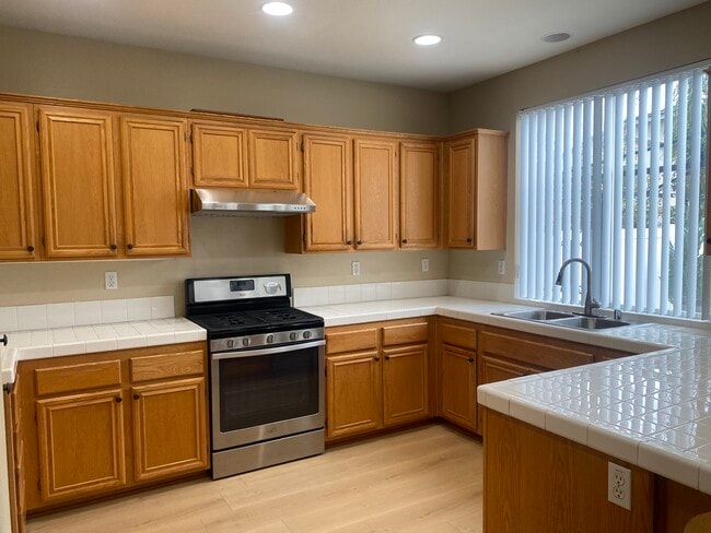 32552 Sunnyvail Cir in Temecula, CA - Building Photo - Building Photo