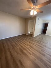 806 Redbud Dr in Desoto, TX - Building Photo - Building Photo