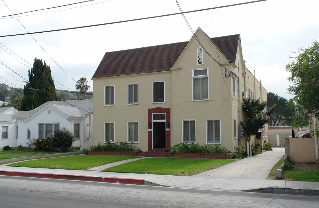 516 E Palmer Ave in Glendale, CA - Foto de edificio