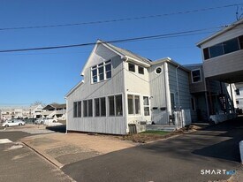 140 Beach Ave in Milford, CT - Building Photo
