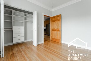 1946 W Leland Ave, Unit 2A in Chicago, IL - Building Photo