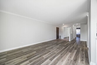 901 Yosemite Trail in Roselle, IL - Building Photo - Building Photo