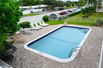 5420 NE 22nd Terrace in Fort Lauderdale, FL - Foto de edificio - Building Photo