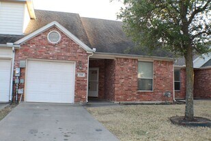 118 Seva Ct in Irving, TX - Building Photo