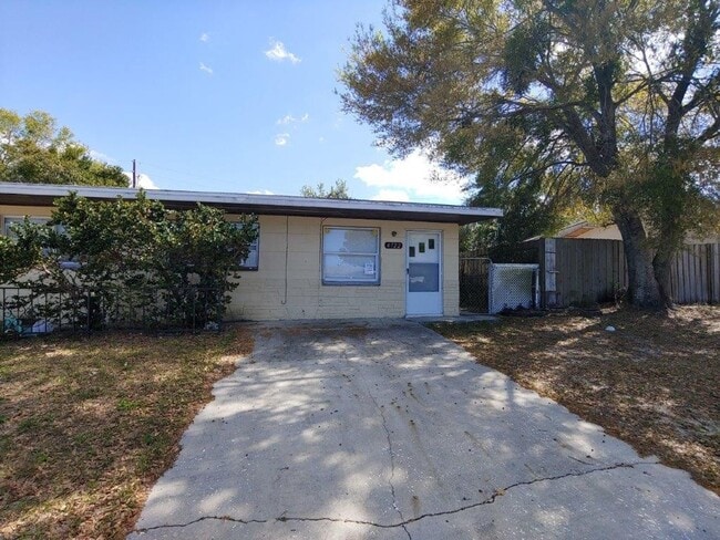 property at 4722-4724 Kennedy Dr
