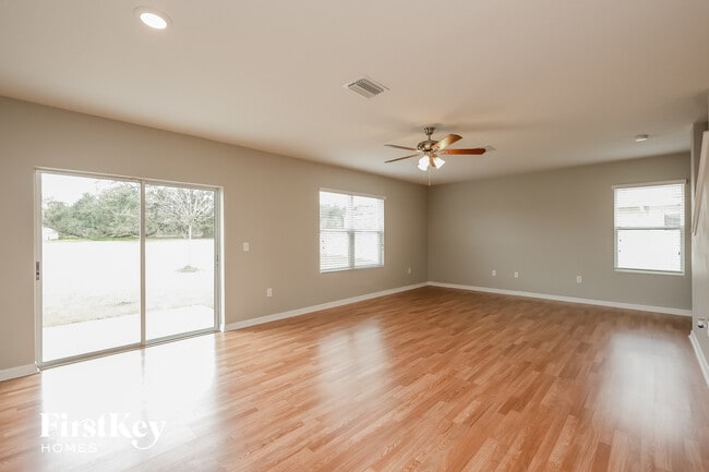 36146 Carriage Pine Ct in Zephyrhills, FL - Building Photo - Building Photo