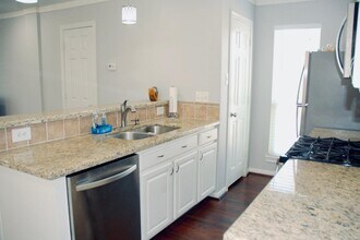 1620 Saulnier St in Houston, TX - Building Photo - Building Photo