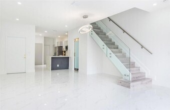 2134 Pasa Verde Ln in Weston, FL - Building Photo - Building Photo