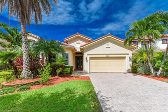 12321 Aviles Cir in Palm Beach Gardens, FL - Foto de edificio - Building Photo