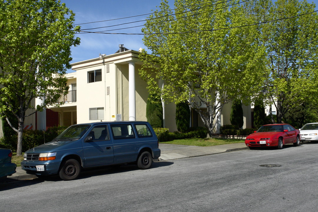 1442 Gordon Apartments in Redwood City, CA - Foto de edificio