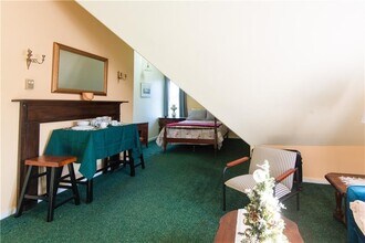 54 Malbone Rd in Newport, RI - Building Photo - Building Photo