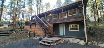 403 Brady Canyon Rd in Ruidoso, NM - Building Photo