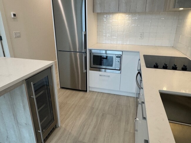 3699 Capozzi Rd in Kelowna, BC - Building Photo - Building Photo