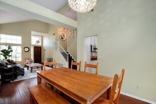 7010 Via Calafia in Carlsbad, CA - Building Photo