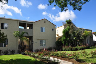 1120 Huntington Dr Apartments