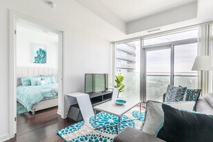 120 Bremner Blvd in Toronto, ON - Building Photo