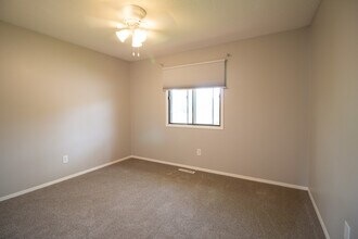 1000 Lakota Ave in Brandon, SD - Building Photo - Building Photo