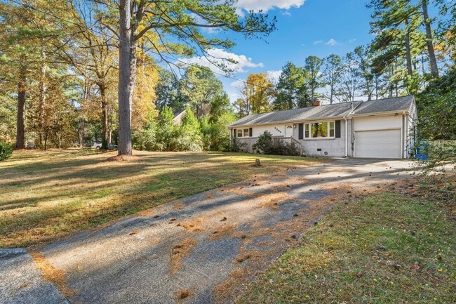 3805 Hillgrand Dr in Durham, NC - Building Photo - Building Photo