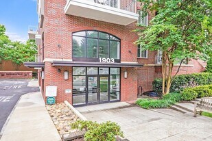 1903 Kenilworth Ave, Unit 109 in Charlotte, NC - Building Photo