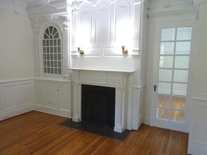 75 S Main St in Branford, CT - Building Photo - Building Photo