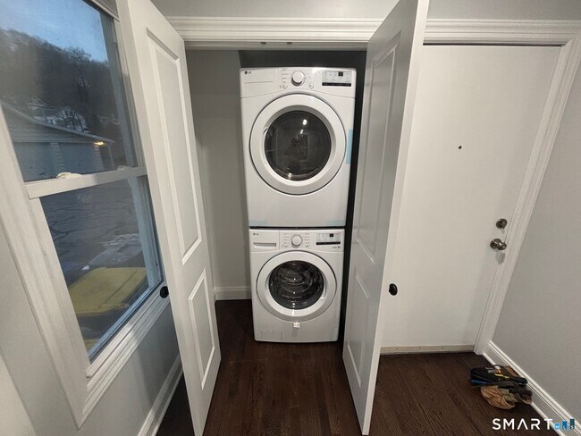 9 Clark St in Ansonia, CT - Building Photo - Building Photo