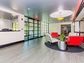 100 Summit Ave, Unit #1 in Brookline, MA - Building Photo - Building Photo