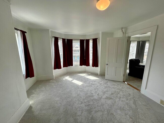 61 Silver St in Dover, NH - Building Photo - Building Photo