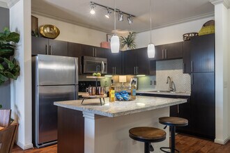 Regard at Med Center in Houston, TX - Foto de edificio - Interior Photo