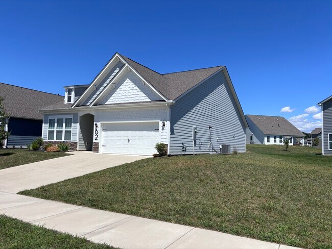 62 Fox Cove Rd in Hendersonville, NC - Building Photo - Building Photo