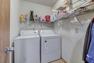 3003 W Knob Hill St in Springfield, MO - Building Photo - Building Photo