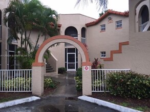 8606 SW 3rd St-Unit -106 in Pembroke Pines, FL - Building Photo - Building Photo