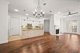 998 Stanford Ave in Baton Rouge, LA - Building Photo