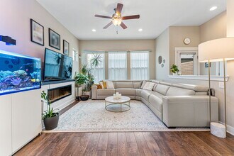 9325 E 58th Dr in Denver, CO - Building Photo - Building Photo