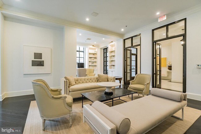 1011 M St NW-Unit -509 in Washington, DC - Building Photo - Building Photo