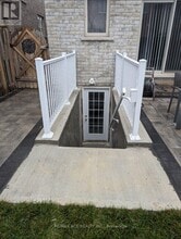 12 Formosa Ave in Ajax, ON - Building Photo - Building Photo