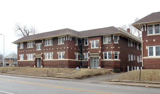 420-430 E 38th St in Indianapolis, IN - Building Photo - Building Photo