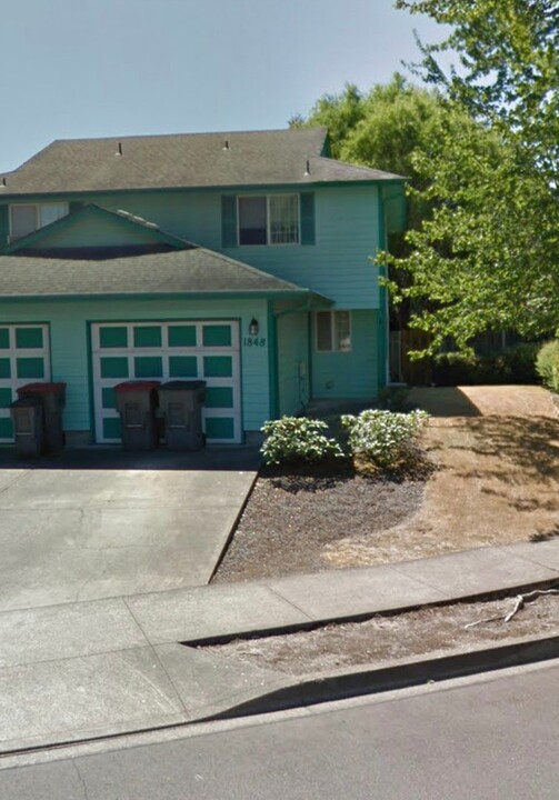 1844 SW Fellows St in McMinnville, OR - Foto de edificio