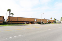 Fullerton Court Apartments in Buena Park, CA - Building Photo - Building Photo