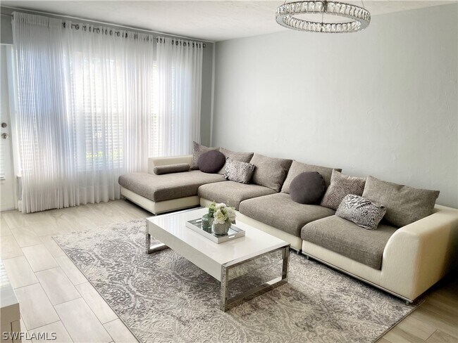 4270 Jack Frost Ct in Naples, FL - Building Photo - Building Photo