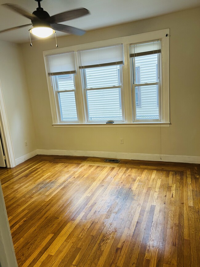 394 Shelton Ave, Unit 1 in New Haven, CT - Building Photo - Building Photo