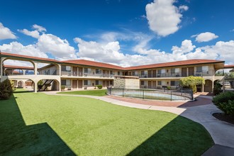 Siegel Suites Tucson in Tucson, AZ - Building Photo - Building Photo