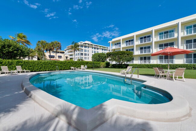 350 S Ocean Blvd in Palm Beach, FL - Building Photo - Building Photo