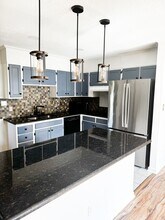 5815 Permastone Lake Rd in Hope Mills, NC - Building Photo - Building Photo