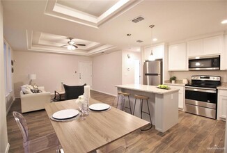1415 Deer Hls in Edinburg, TX - Building Photo - Building Photo